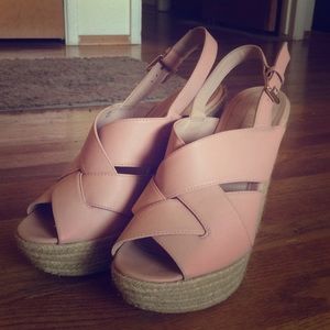 Leila Stone Pink wedges, size 10